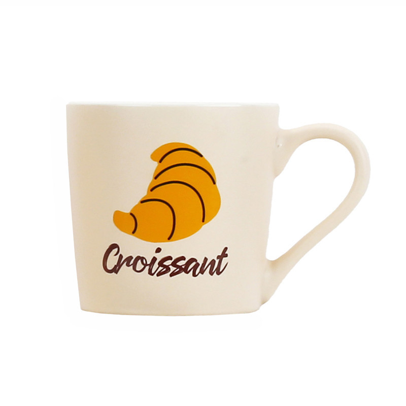 Tasses colorees motif patisserie