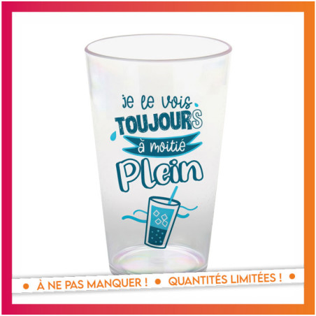 Gobelet ecocup a moitie plein
