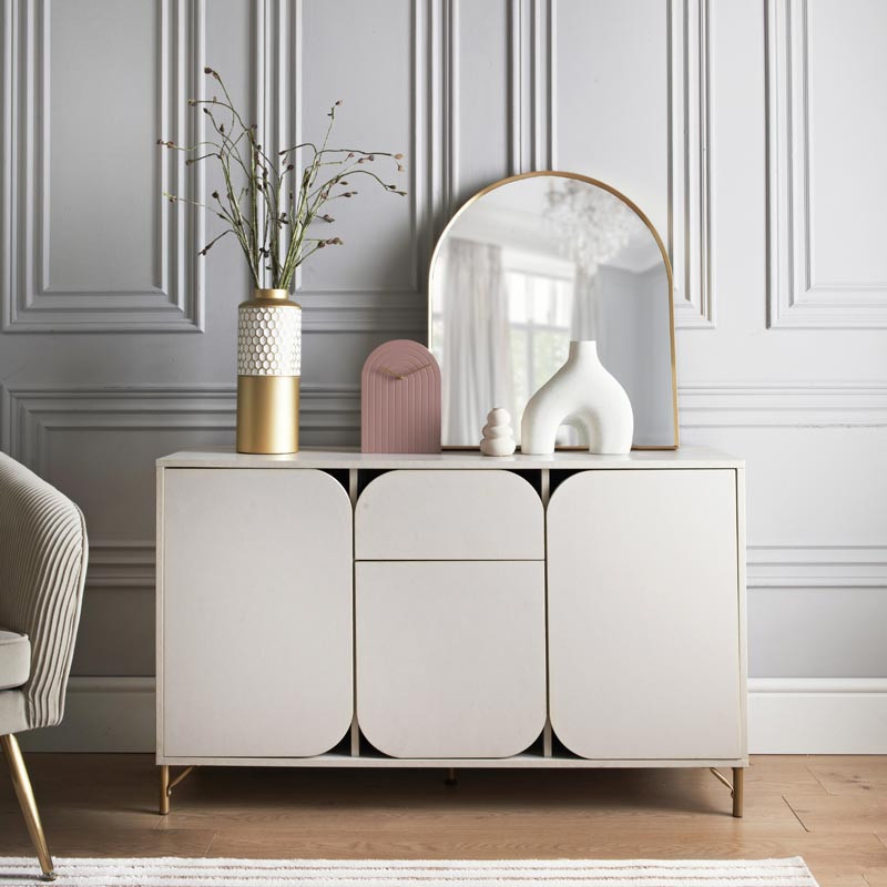 Buffet creme pieds dores