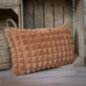 Coussin waffle 30x50cm marron