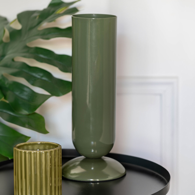 Vase sur pied vert