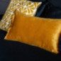 Coussin velours a franges 50x30c