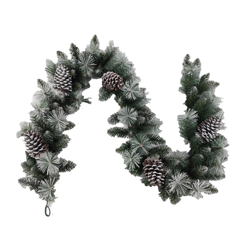 Guirlande avec pomme de pins