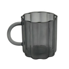 Mug en verre noir fleur
