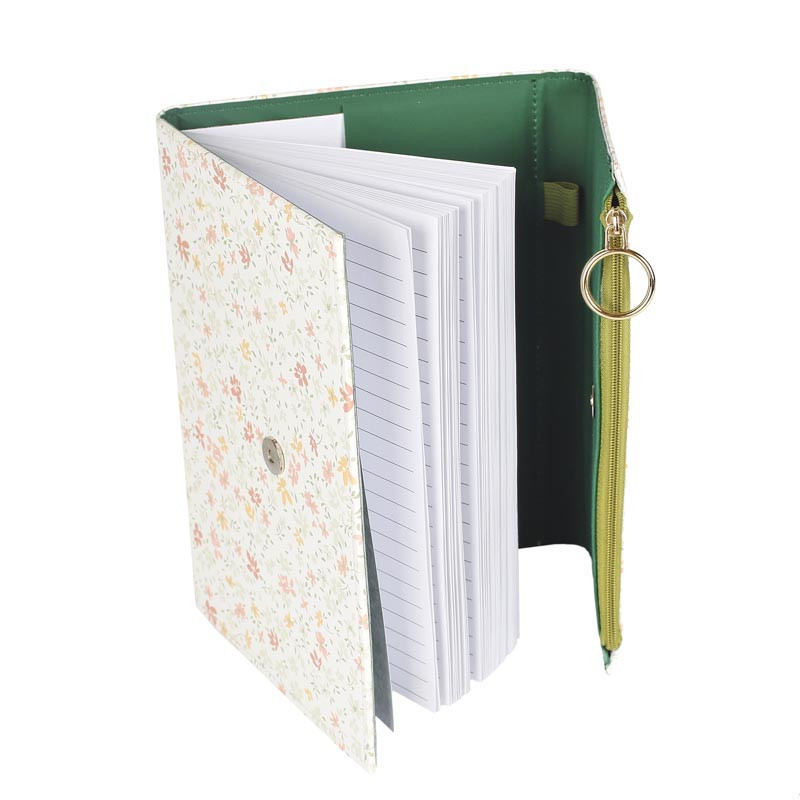 Cahier avec couverture et trouss