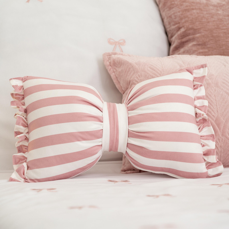 Coussin nAud papillon rose 25x35