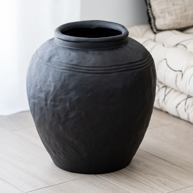 Vase noir