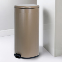 Poubelle striee a pedale  32l