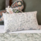 Coussin floral 30x50cm blanc