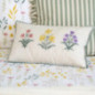 Coussin brode fleurs 30x50cm lin