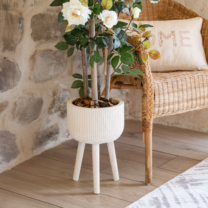 Cache pot en bois sur pied