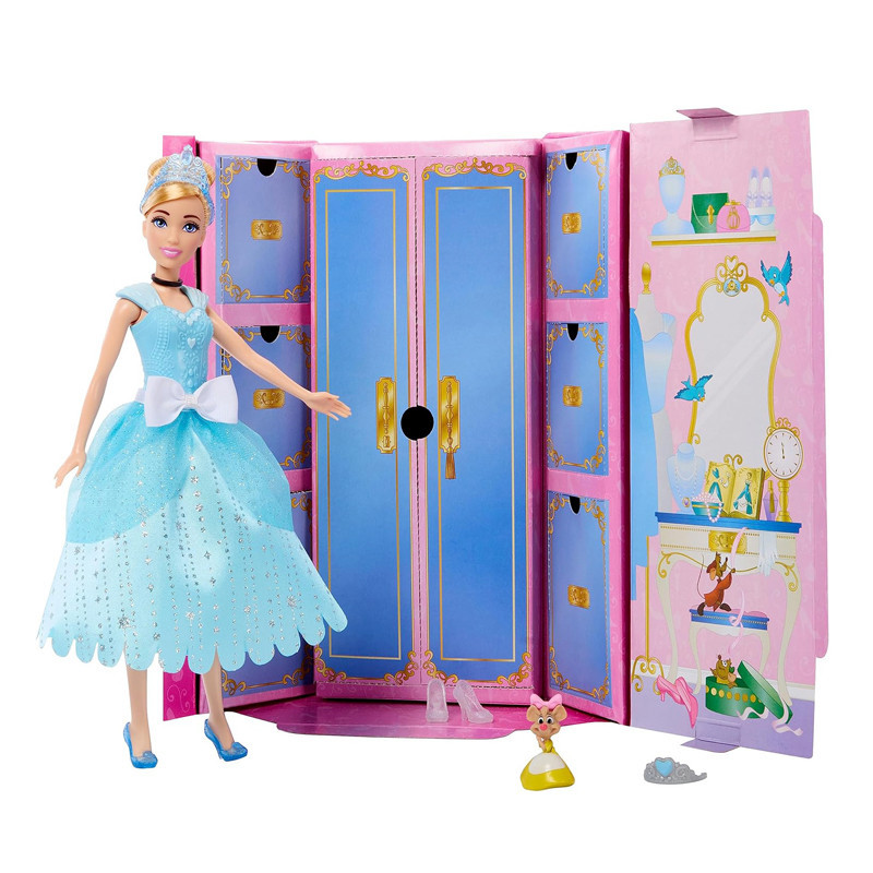 Poupee cendrillon avec dressing