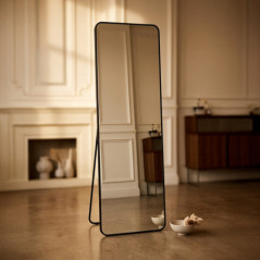 Miroir sur pied noir