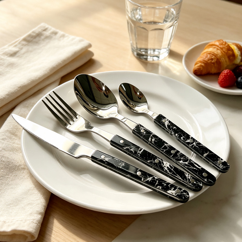 Menagere 16pcs black marble