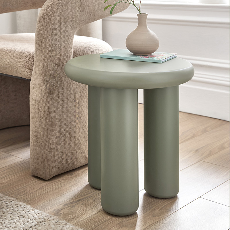 Table appoint ronde pieds larges
