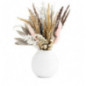 Fleurs sechees dans vase blanc