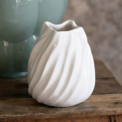 Vase twist ceramique texture
