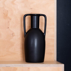 Vase avec anses noir