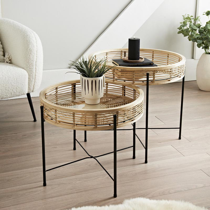 2 tables basses rotin/verre