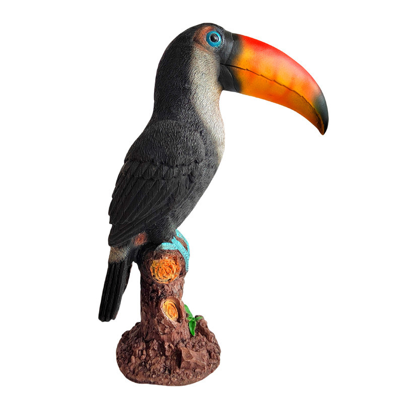 Statue toucan