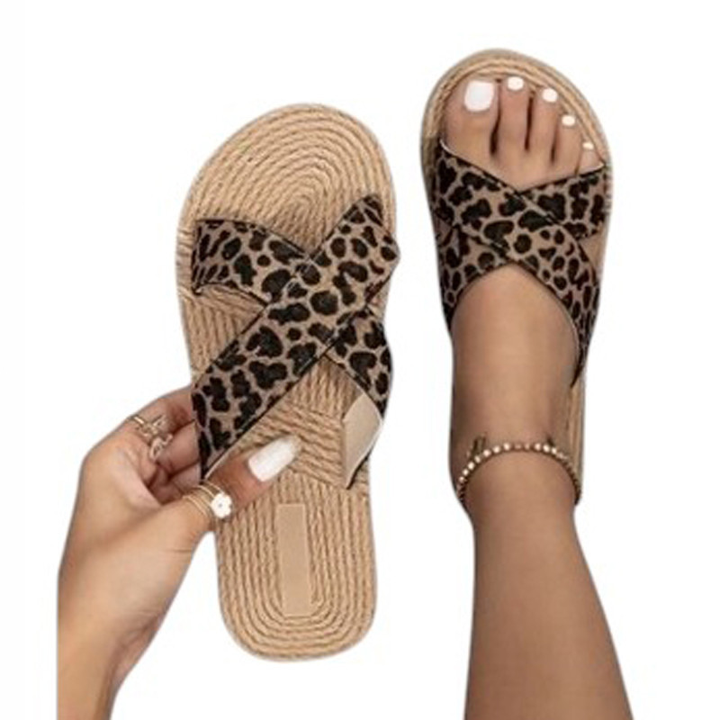 Sandale croisee leopard